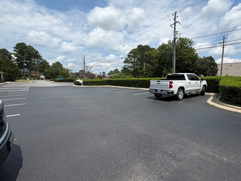 More Photos Of 1662 E Booker Dairy Rd, Smithfield Office For Lease