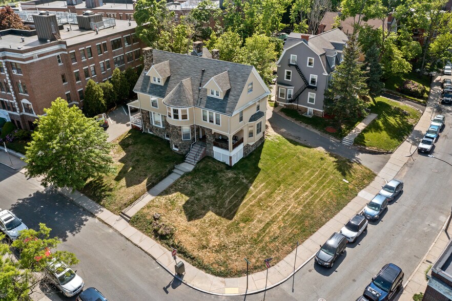 More Photos Of 14 Chiswick Rd, Brighton Apartments For Sale