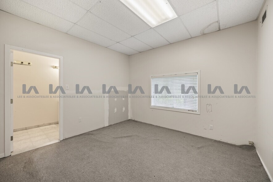 More Photos Of 2727 Dixon St, Port Coquitlam Industrial For Sale