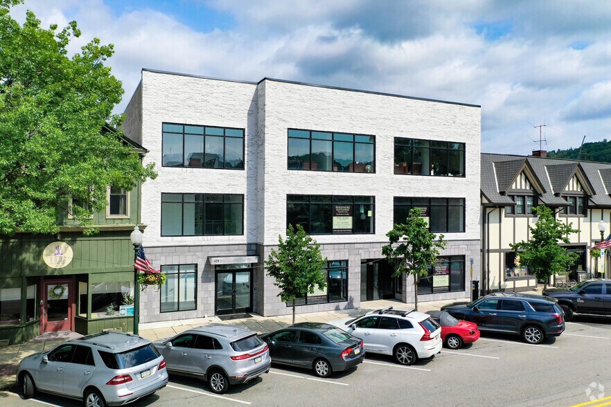 Primary Photo Of 431 Broad St, Sewickley Medical For Lease