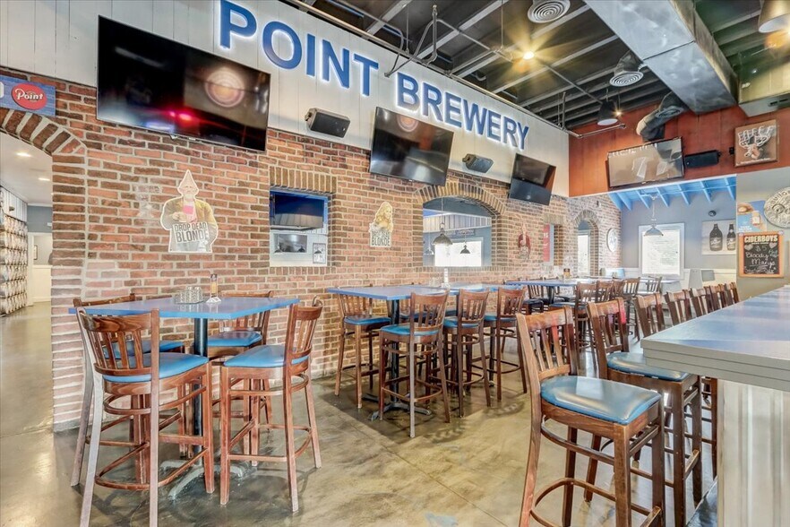 More Photos Of 10950 W Good Hope Rd, Milwaukee Restaurant For Sale