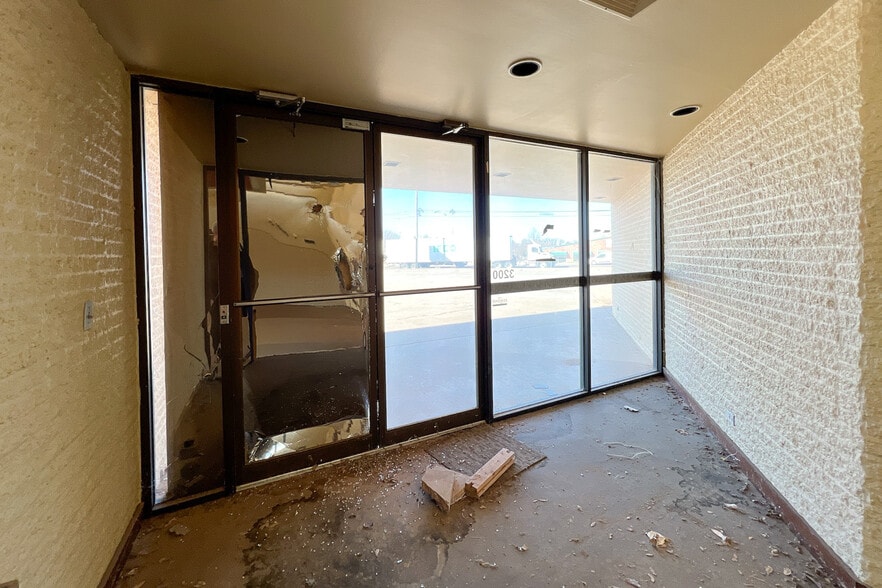 More Photos Of 3200 E Memorial Rd, Edmond Medical For Sale