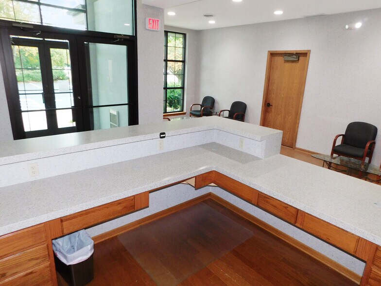 More Photos Of 3400 N Rockton Ave, Rockford Office For Lease