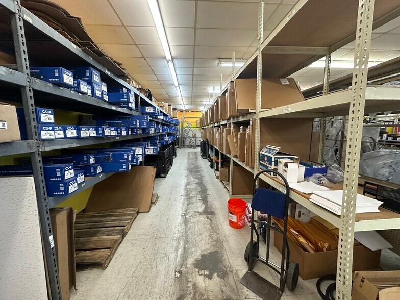 More Photos Of 4801 66th St N, Kenneth City Flex For Lease