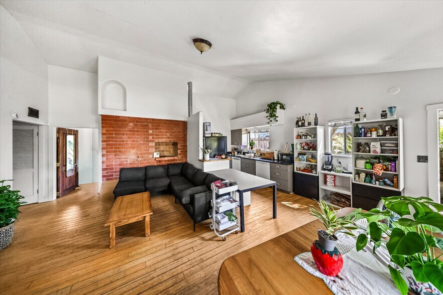 More Photos Of 6880 Pasado Rd, Isla Vista Apartments For Sale