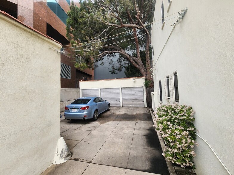 More Photos Of 1220 Veteran Ave, Los Angeles Land For Sale