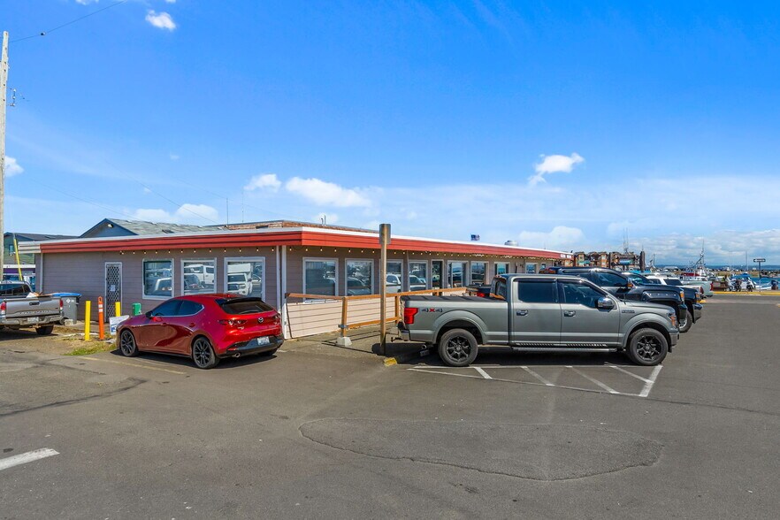 More Photos Of 2401 Westhaven Dr, Westport Flex For Sale