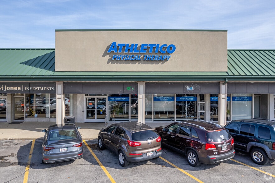 More Photos Of 333-445 S La Grange Rd, La Grange Park Unknown For Lease