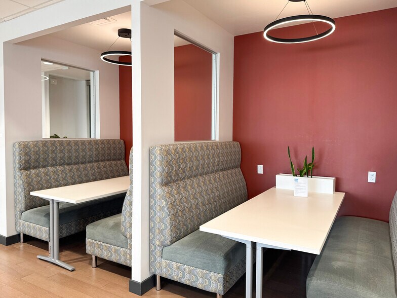 More Photos Of 201 St. Charles Ave, New Orleans Coworking Space