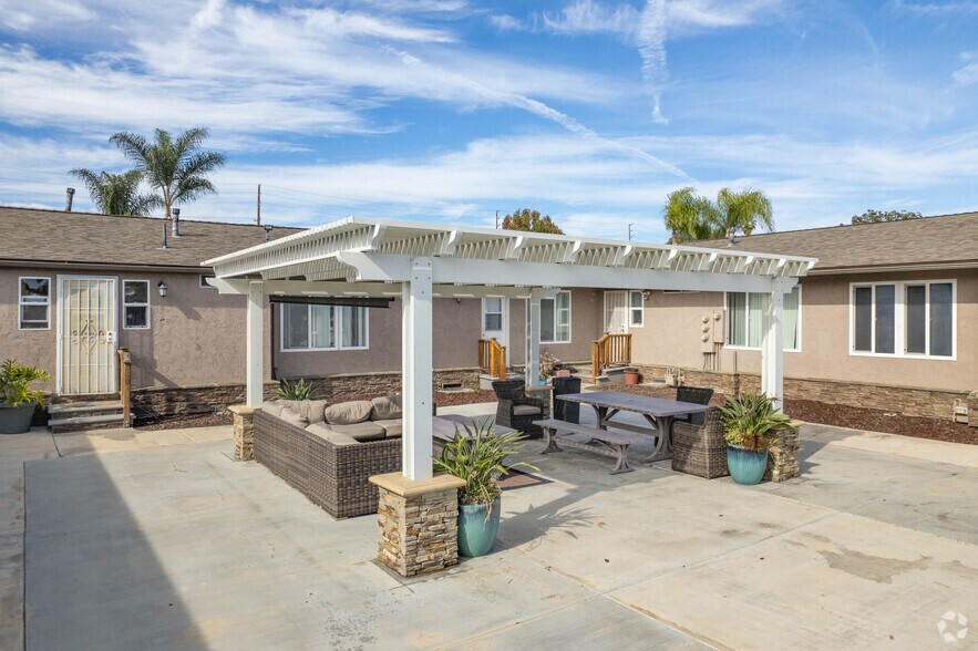 More Photos Of 19131-19161 Delaware St, Huntington Beach Apartments For Sale