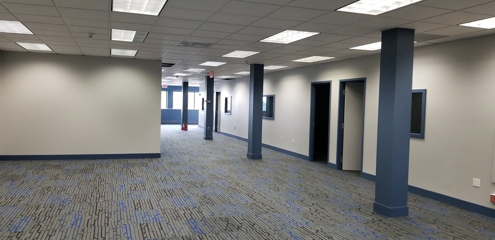 More Photos Of 40 Main St, Toms River Freestanding For Lease