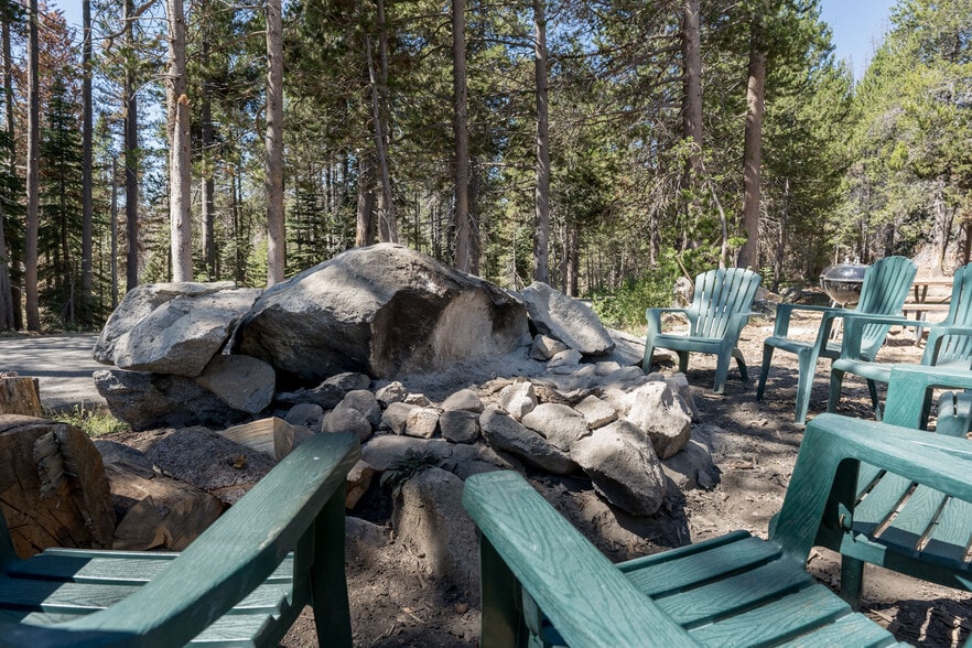More Photos Of 55380 Flintridge Dr, Shaver Lake Hotel For Sale