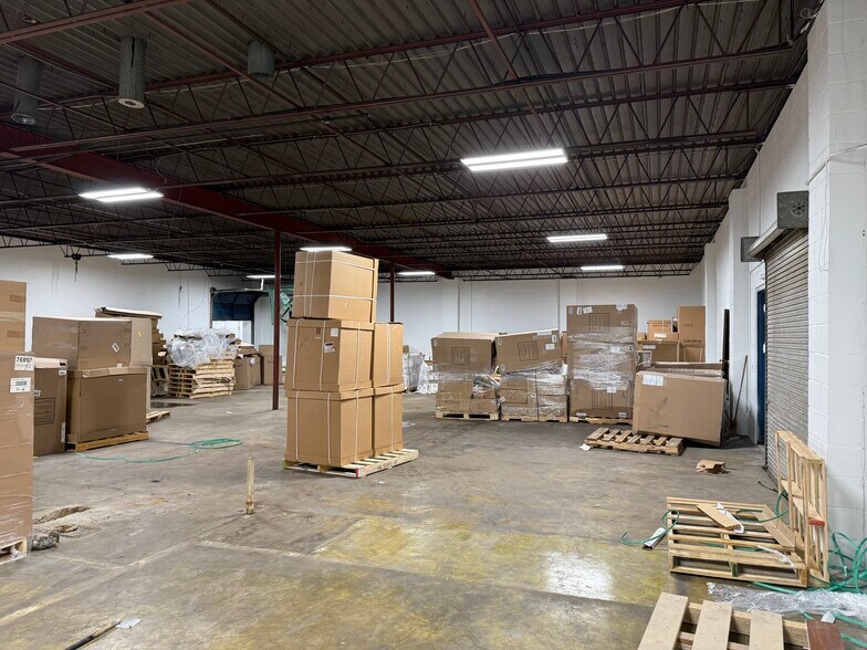 More Photos Of 691 Doctor Martin Luther King Junior Ave, Memphis Flex For Sale