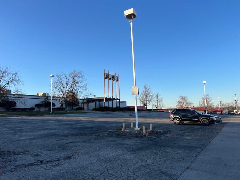 More Photos Of 750 E New Circle Rd, Lexington Land For Lease
