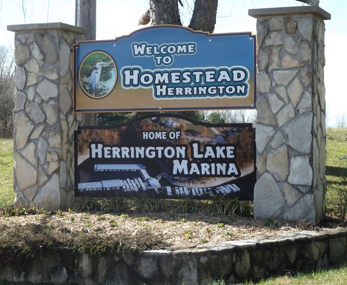 More Photos Of 136 S Homestead Ln, Lancaster Marina For Sale