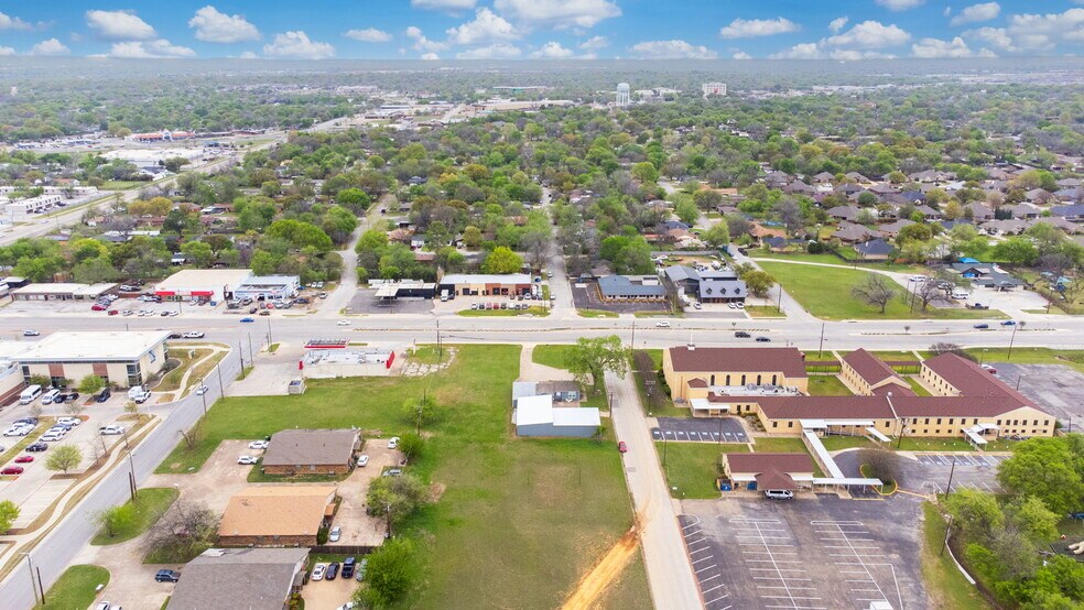 More Photos Of 6826 Baker Blvd, Richland Hills Light Manufacturing For Lease