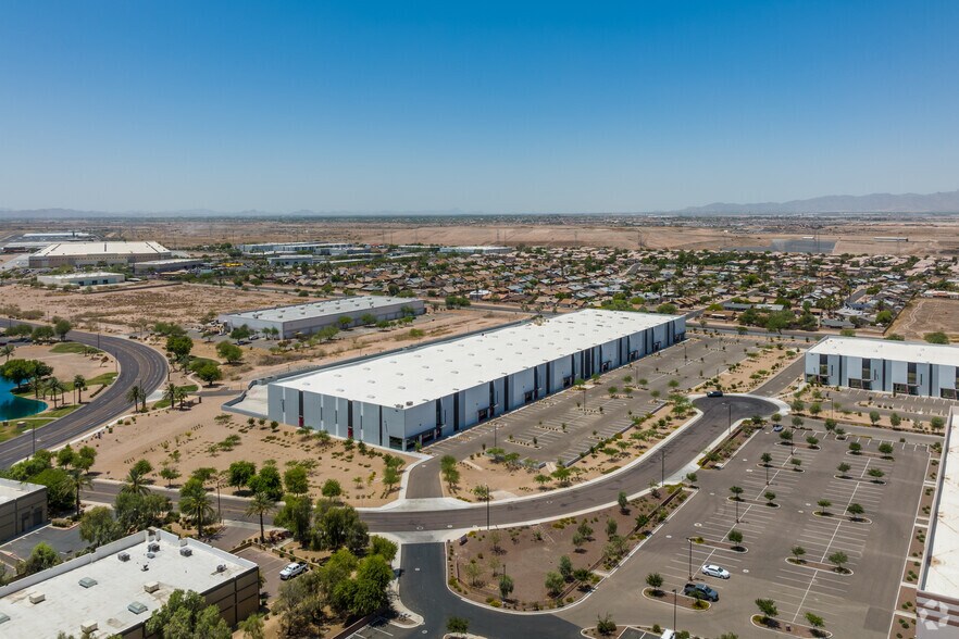 More Photos Of 7860 N 106th Ave, Glendale Warehouse For Lease