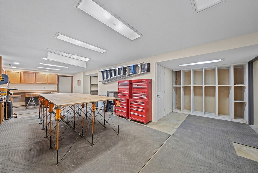 More Photos Of 832 S Main St, Canton Specialty For Sale