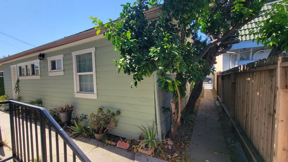 More Photos Of 2415 E 7th St, Long Beach Apartments For Sale