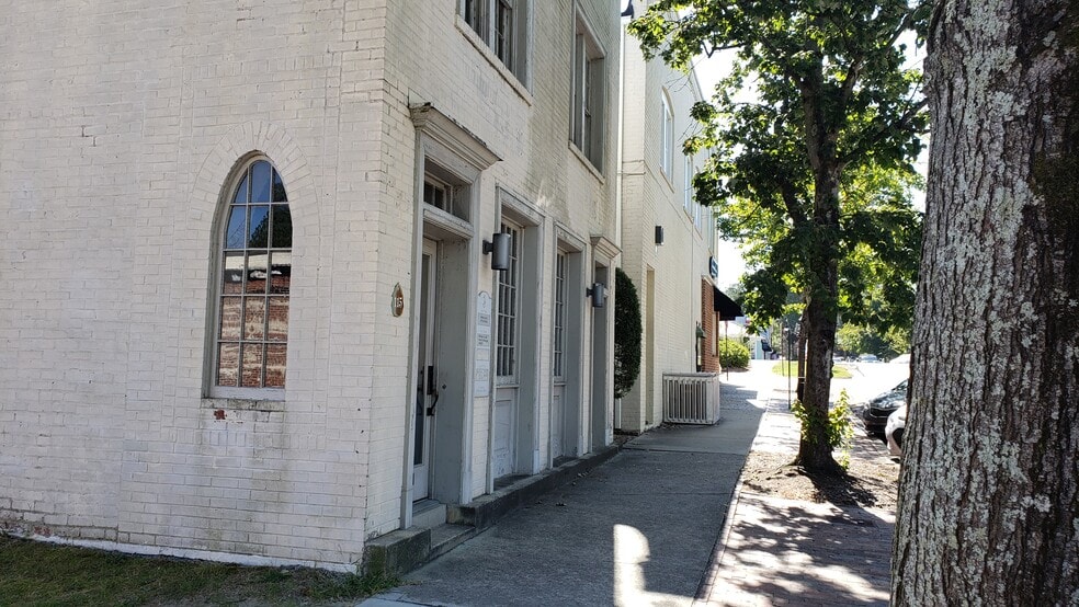 More Photos Of 115 W Pennsylvania Ave, Southern Pines Office For Lease