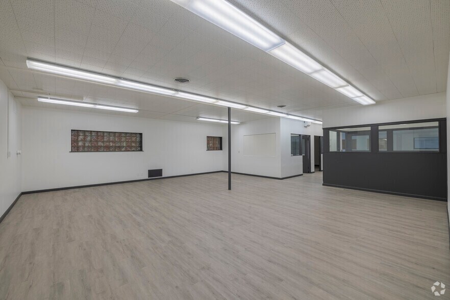 More Photos Of 1680 14th St, Oakland Warehouse For Lease