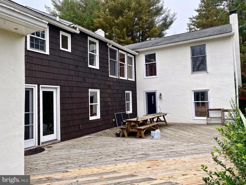 More Photos Of 1192 Middletown Rd, Media Restaurant For Sale