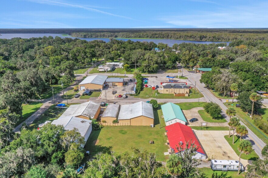 More Photos Of 413 Elm St, Welaka Freestanding For Sale