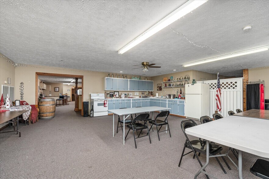 More Photos Of 78 Chestnut Hill Rd, Crossville Freestanding For Sale