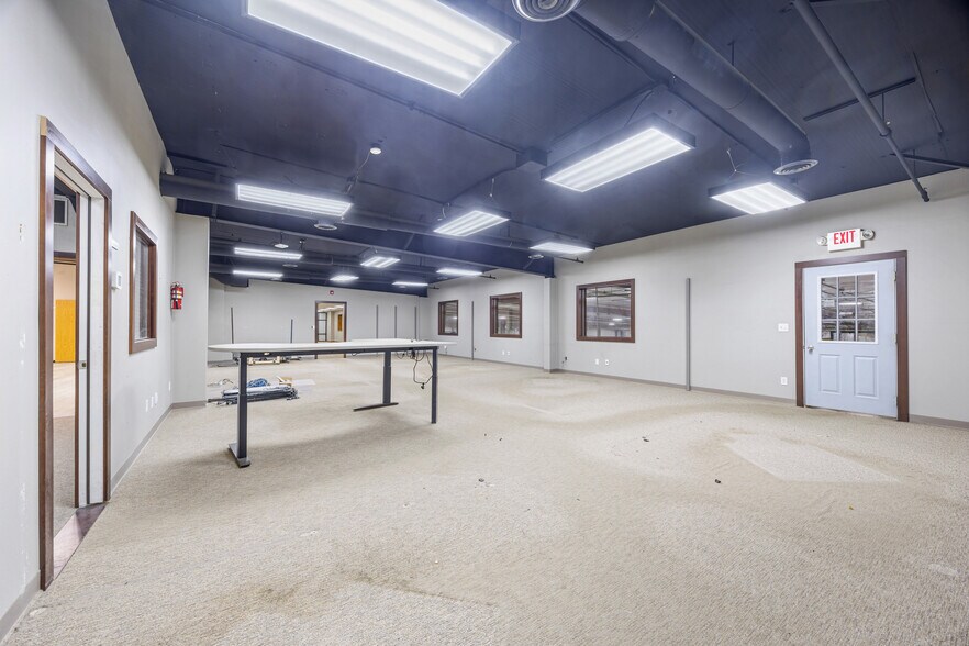 More Photos Of 3931 37th Ave SW, Fargo Manufacturing For Lease