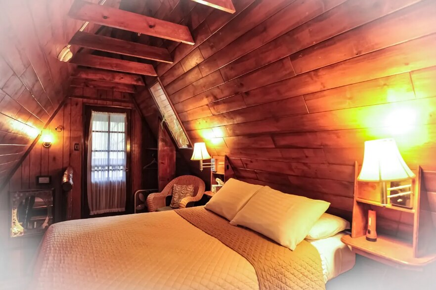 More Photos Of 88 Main St, Pinos Altos Hotel For Sale