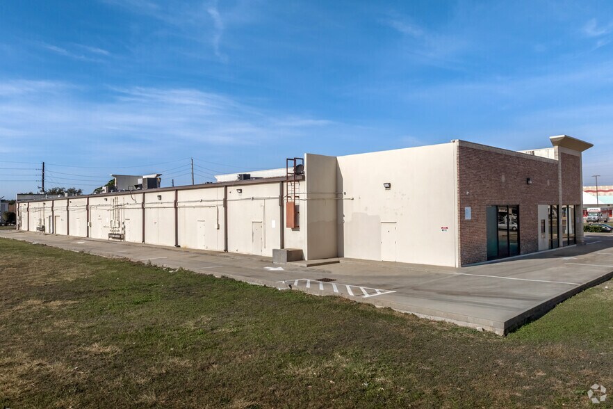 More Photos Of 15115 Westheimer Rd, Houston Storefront Retail Office For Lease