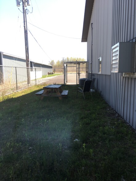More Photos Of 6263 Taft Rd, Syracuse Warehouse For Lease