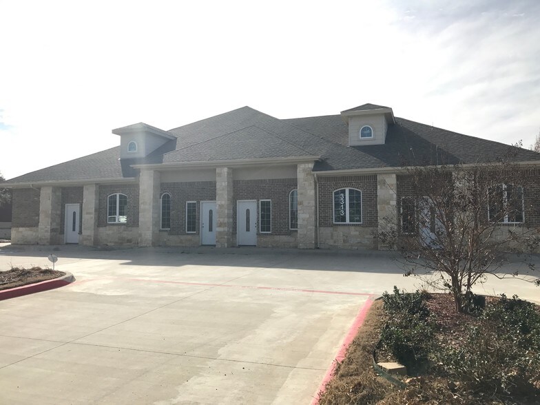 More Photos Of 3313 Naaman School Rd, Garland Office For Sale
