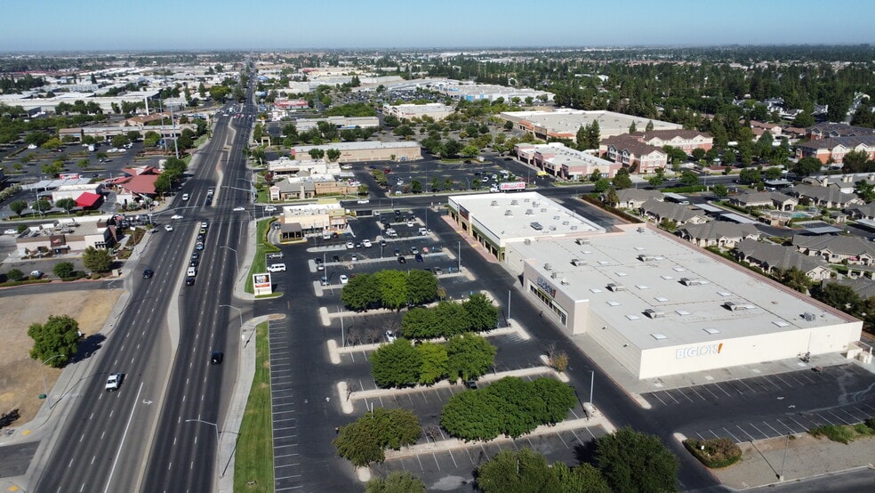 More Photos Of 3520 W Shaw Ave, Fresno Freestanding For Lease