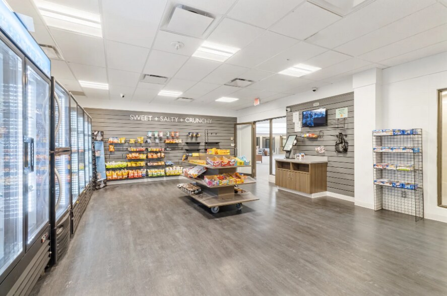 More Photos Of 3155 W big beaver Rd, Troy Office For Lease