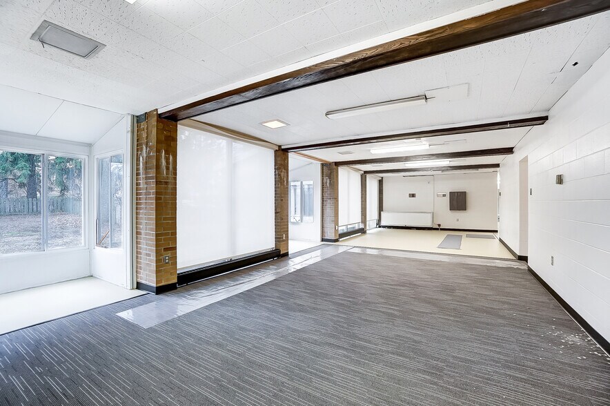 More Photos Of 1106 E High St, Springfield Schools For Sale