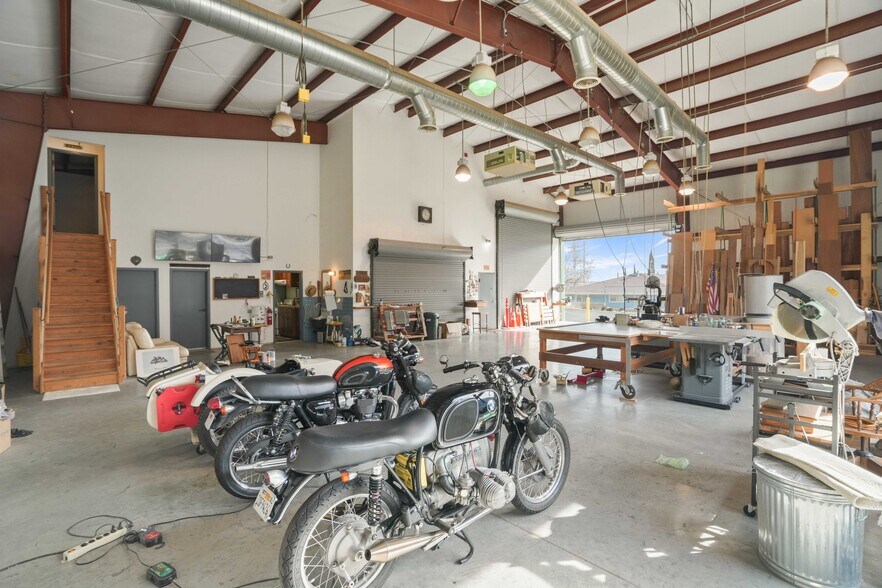 More Photos Of 3212 Mt Pinos Way, Frazier Park Light Manufacturing For Sale