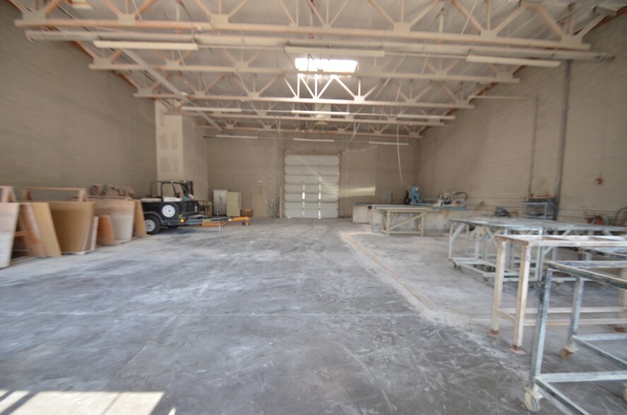 More Photos Of 219 S William Dillard Dr, Gilbert Showroom For Sale