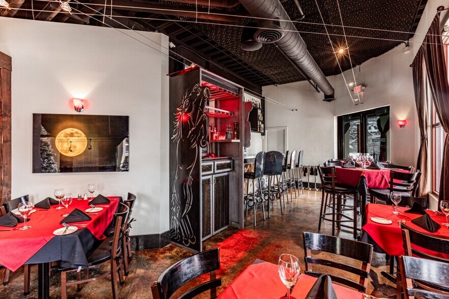 More Photos Of 890 Main St, Park City Apartments For Sale