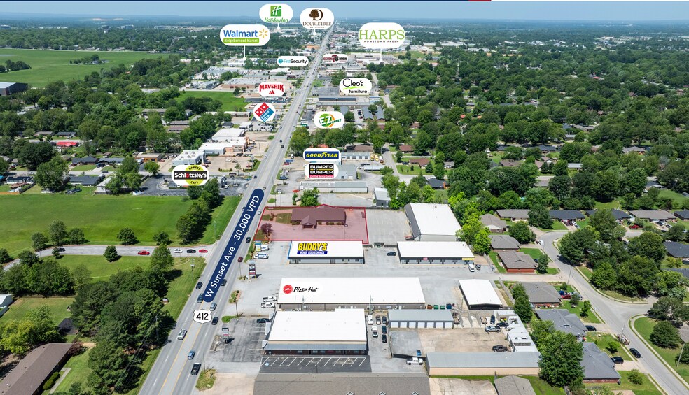 More Photos Of 1860 W Sunset Ave, Springdale Freestanding For Sale