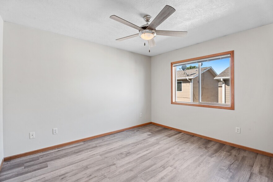 More Photos Of 1026 Cornell St, Vermillion Apartments For Sale