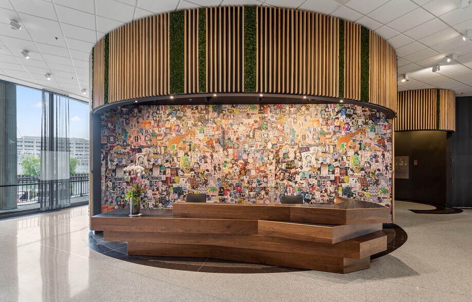 More Photos Of 800 S Wells St, Chicago Office For Lease