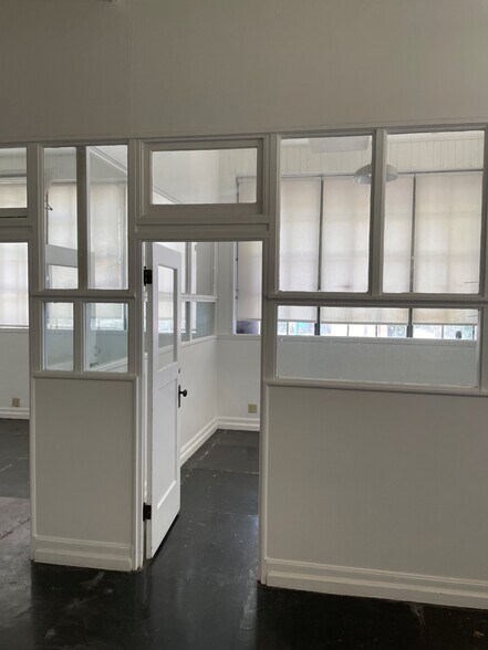 More Photos Of 1447 Park Ave, Emeryville Warehouse For Sale