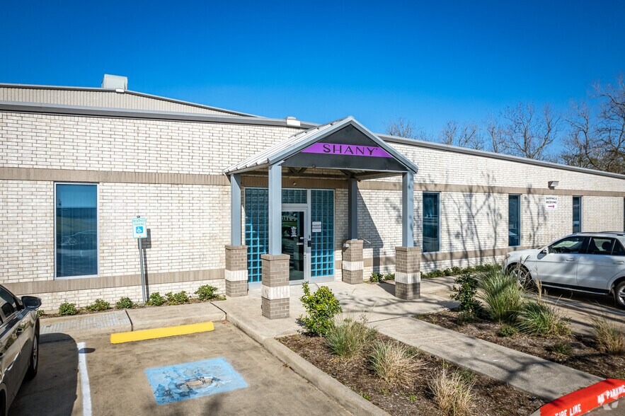 More Photos Of 10302 Mula Rd, Stafford Warehouse For Sale