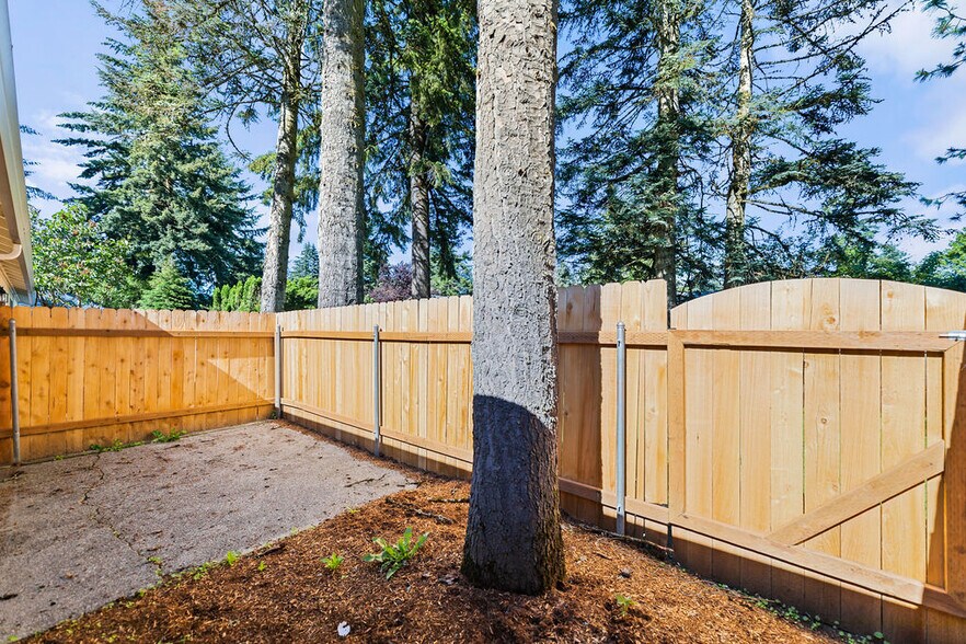 More Photos Of 14623 NE Coast Pine Ct, Vancouver Apartments For Sale