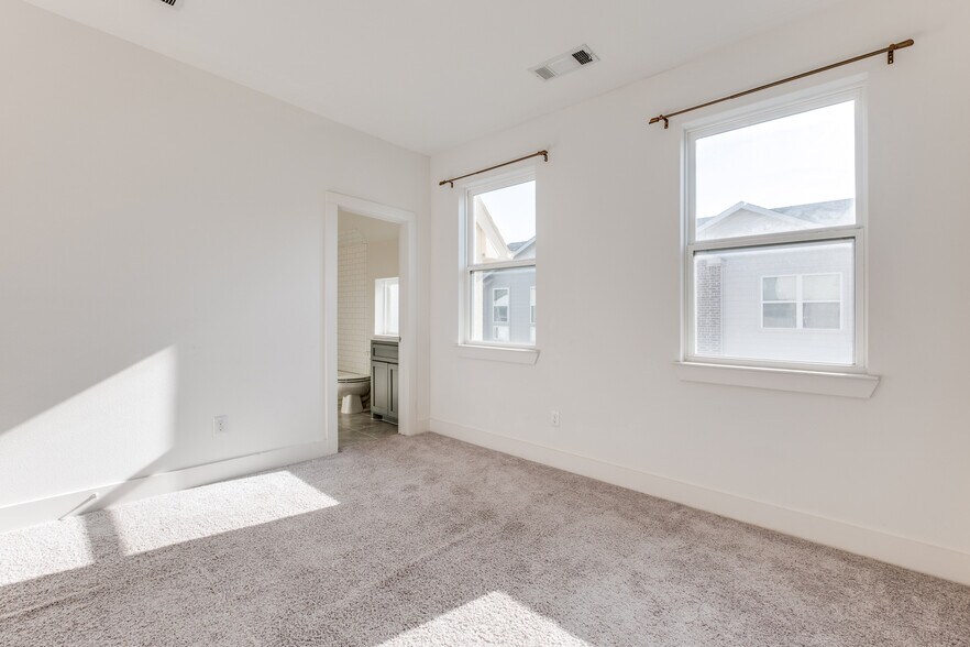 More Photos Of 2513 El Camino Ln, Dallas Specialty For Sale