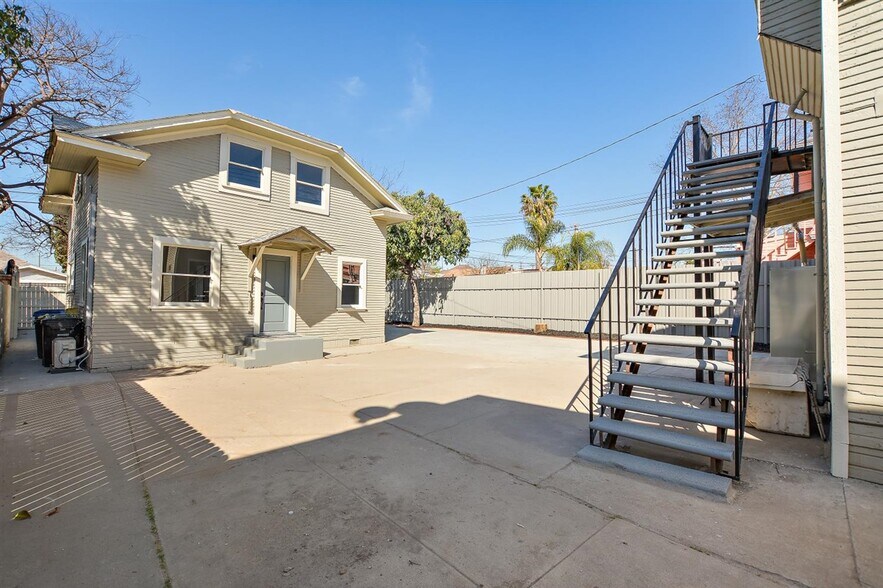 More Photos Of 1703 S Burlington Ave, Los Angeles Apartments For Sale