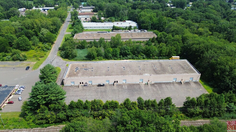 More Photos Of 95 Peters Rd, Bloomfield Light Manufacturing For Sale