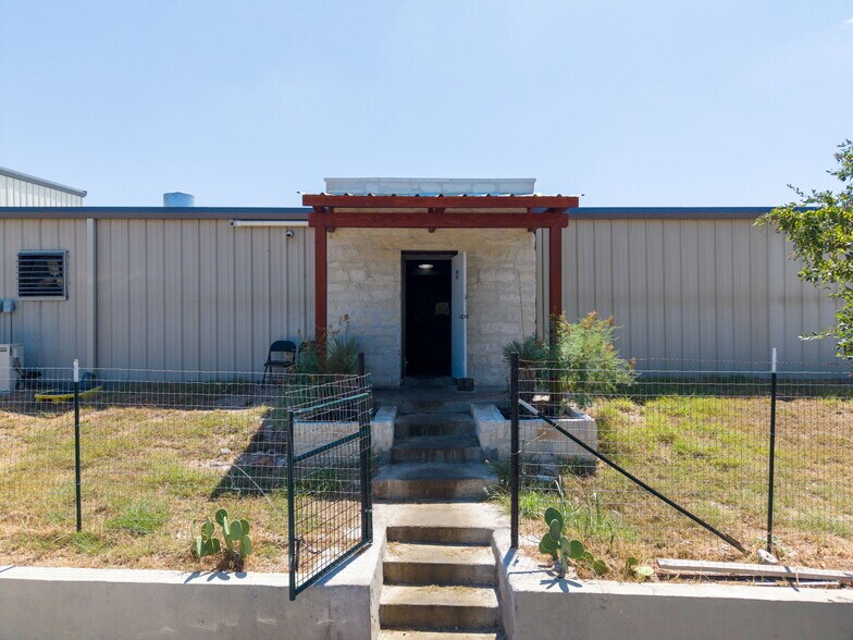 More Photos Of 20300 FM 963, Lampasas Manufacturing For Sale