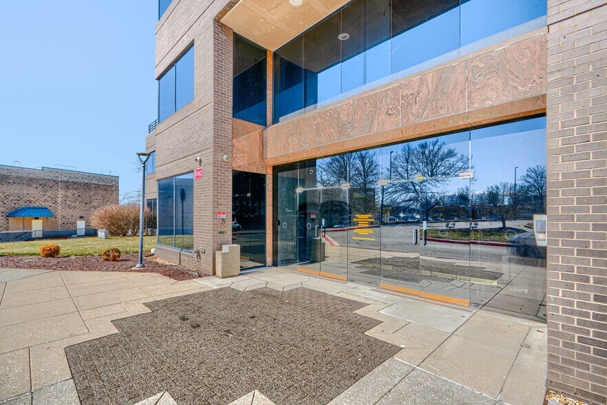 More Photos Of 8815 Centre Park Dr, Columbia Medical For Lease